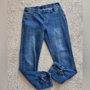Charlie B Medium Wash Jeans with Cute Bows and Bottom Slits - Size 6